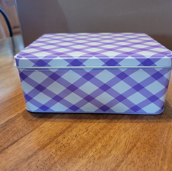 Teacups and tin - Picture 5 of 6